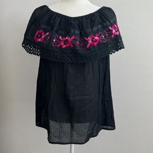 Black Floral Embroidered Mexican‎ Peasant Blouse Womens Size Medium